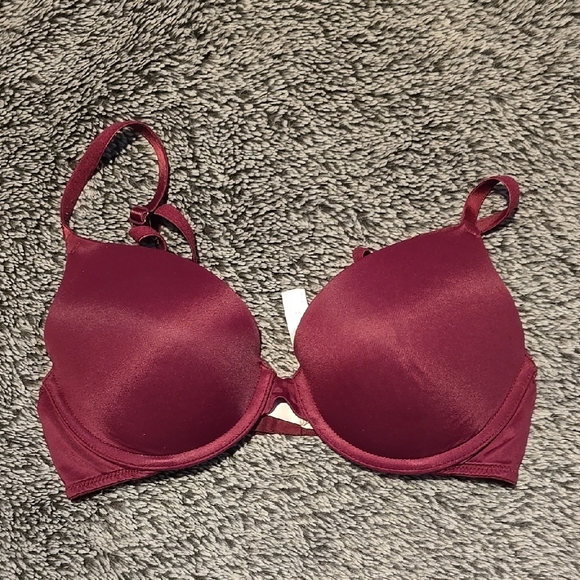 PINK Victoria's Secret Red T-Shirt Bra with Molded Cups - Picture 1 of 3